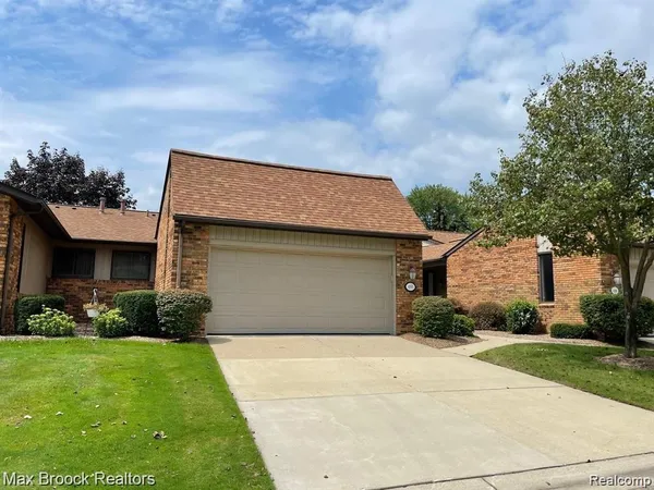 $2,600 | 4585 Laurel Club Circle, West Bloomfield, MI 48323