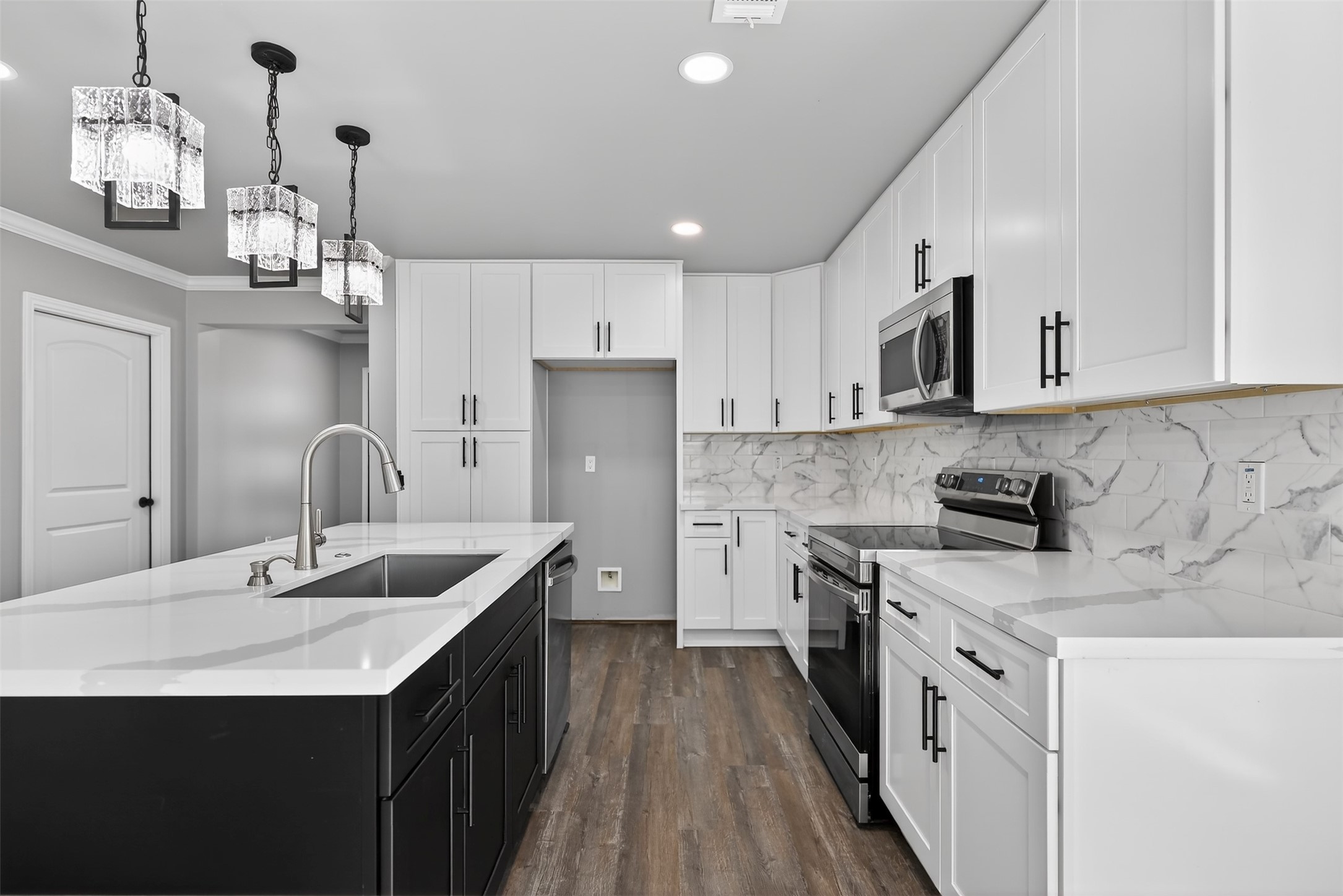 604 Jefferson Avenue Cleveland, TX 77327 - Photo 11 of 33