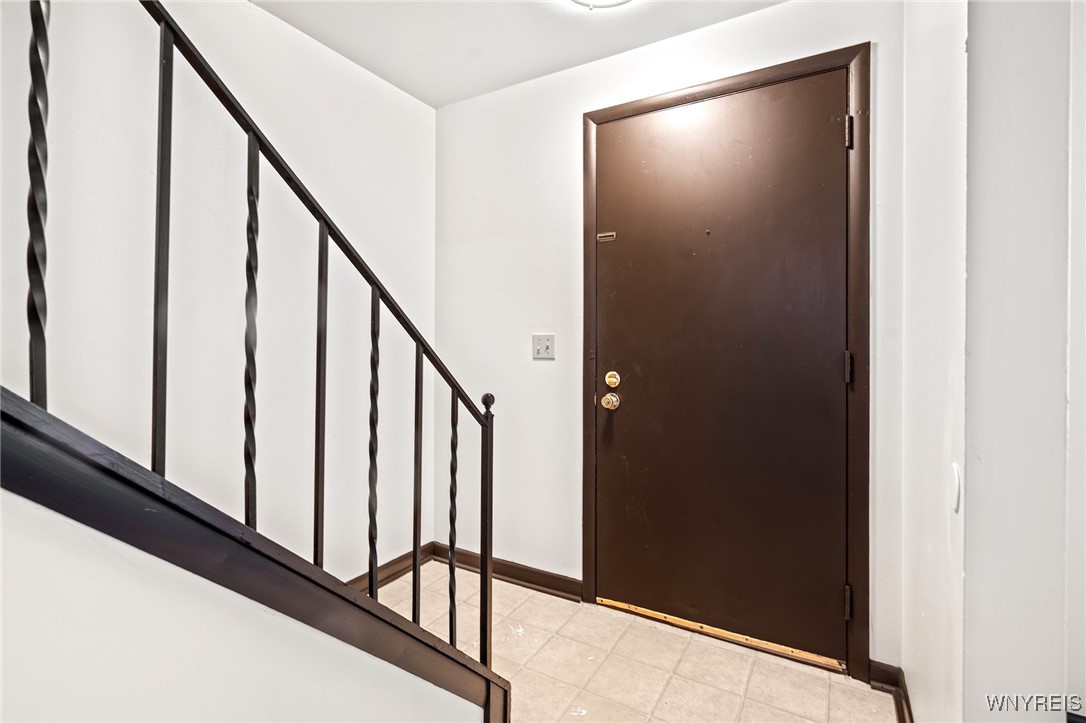 313 Kaymar Drive Amherst, NY 14228 - Photo 2 of 11