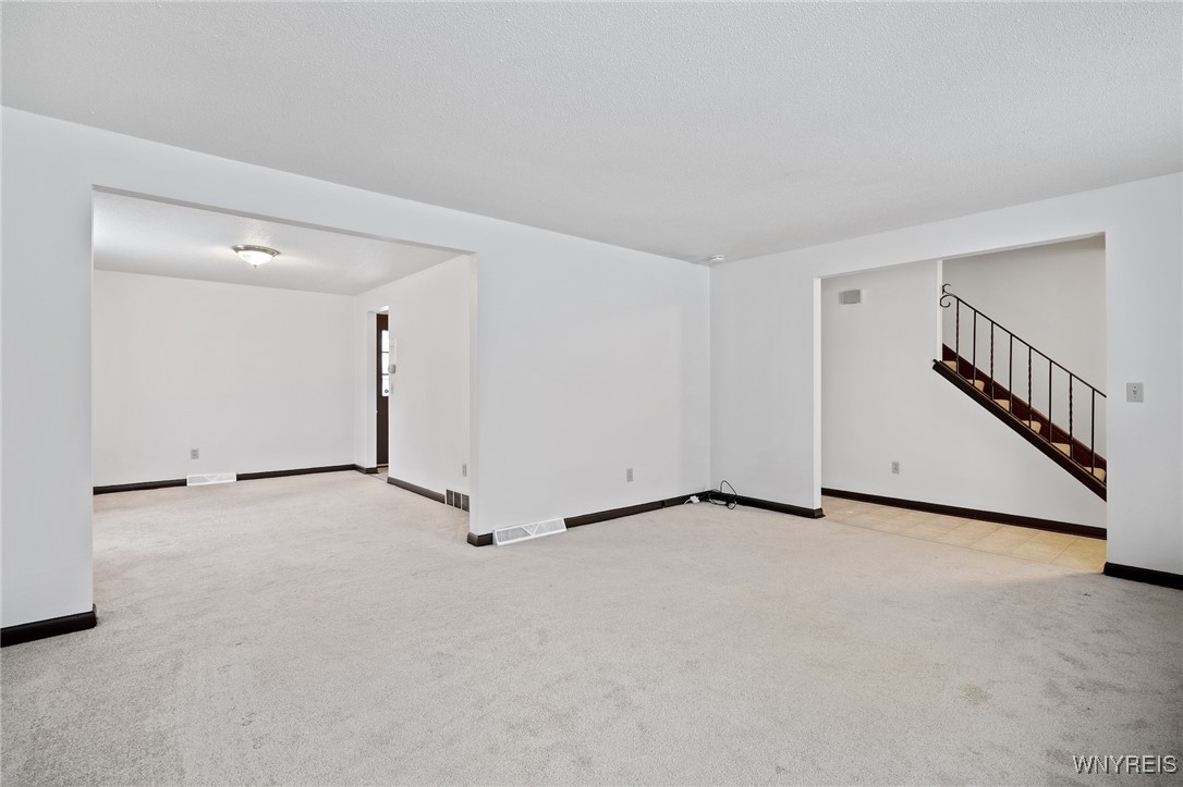 313 Kaymar Drive Amherst, NY 14228 - Photo 4 of 11