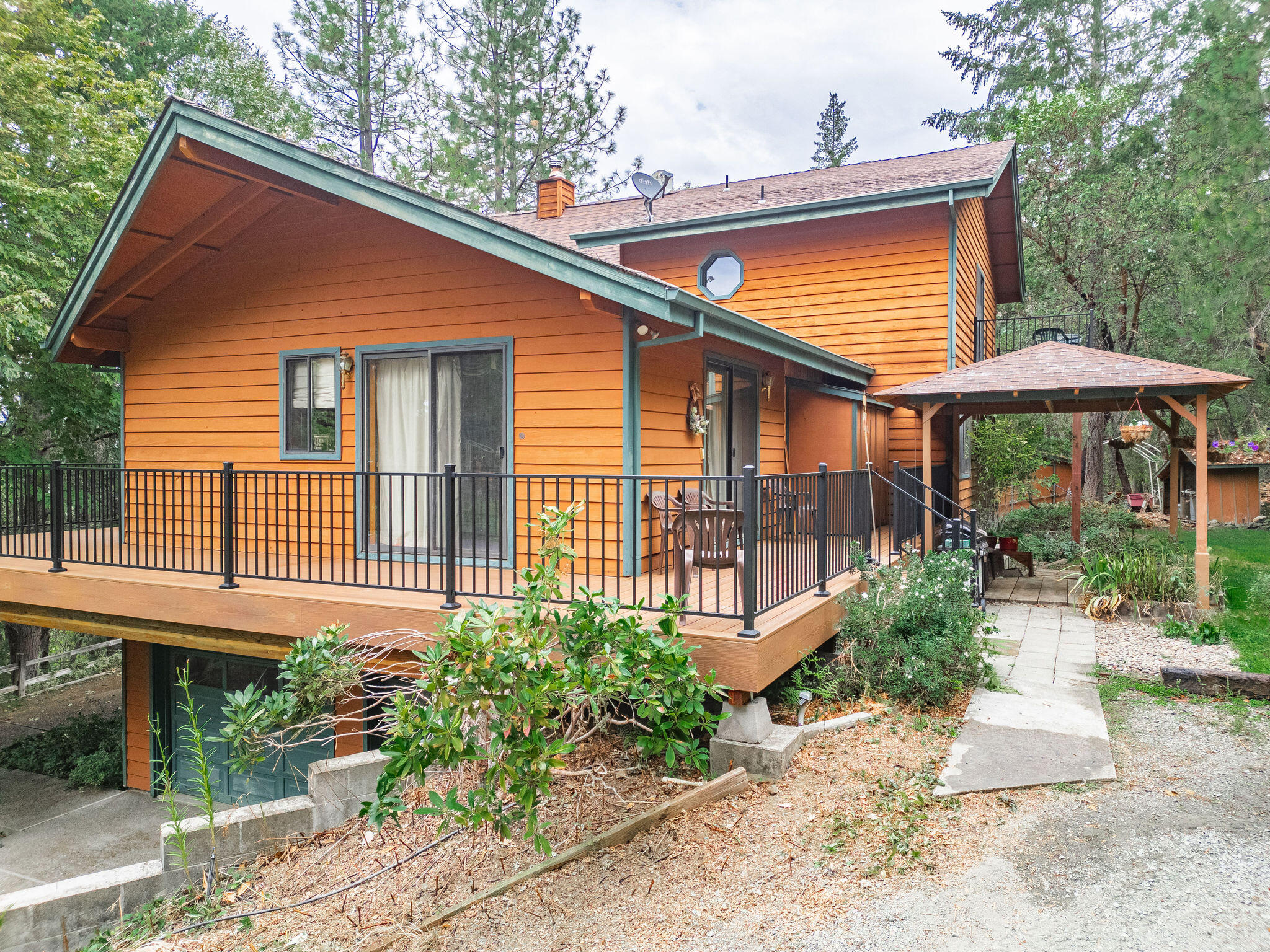 785 Keen Road Grants Pass, OR 97527 - Photo 13 of 87 HD-16