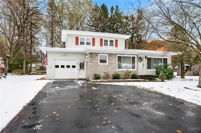 $224,900 | 105 Herman Drive, Clay, NY 13212