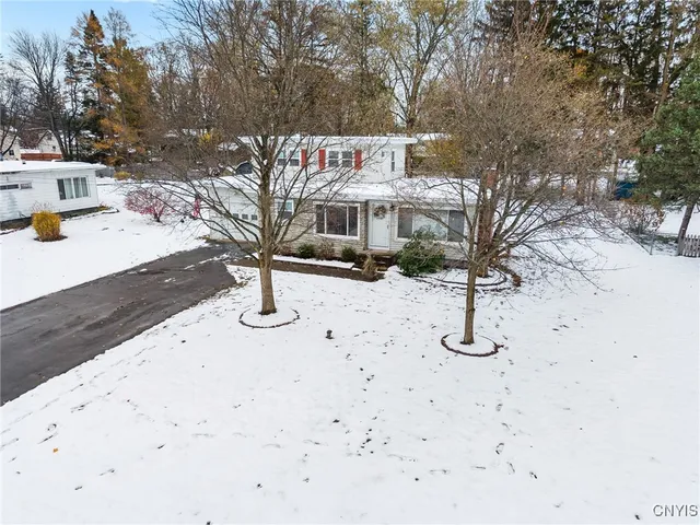 $224,900 | 105 Herman Drive, Clay, NY 13212