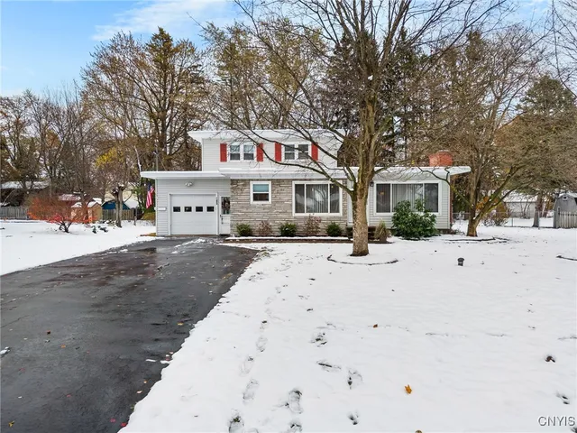 $224,900 | 105 Herman Drive, Clay, NY 13212