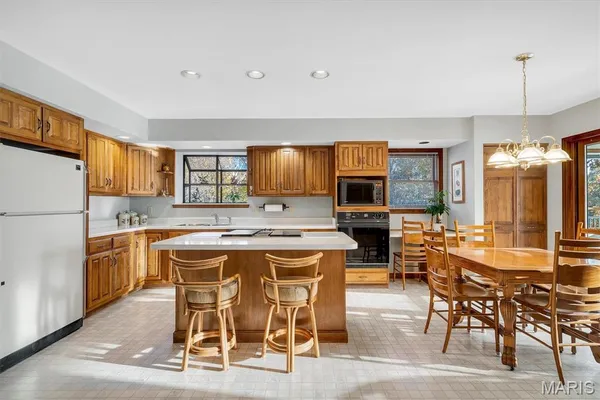 $625,000 | 2075 Meaghan Lane, Pacific, MO 63069