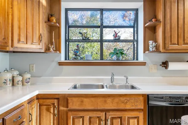 $625,000 | 2075 Meaghan Lane, Pacific, MO 63069