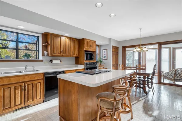 $625,000 | 2075 Meaghan Lane, Pacific, MO 63069