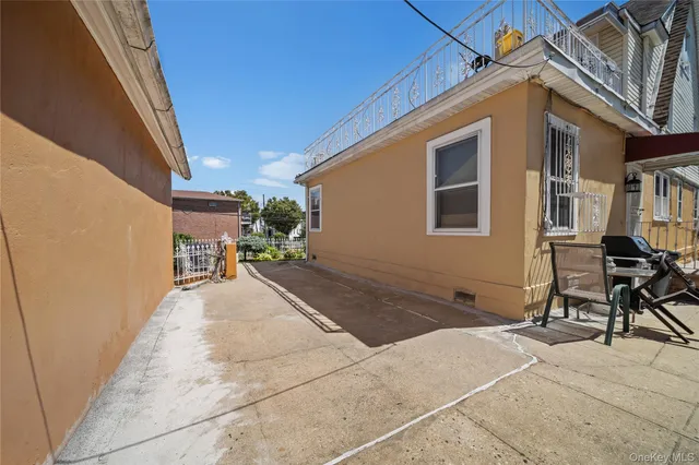 $1,488,000 | 152-19 85th Drive | Briarwood