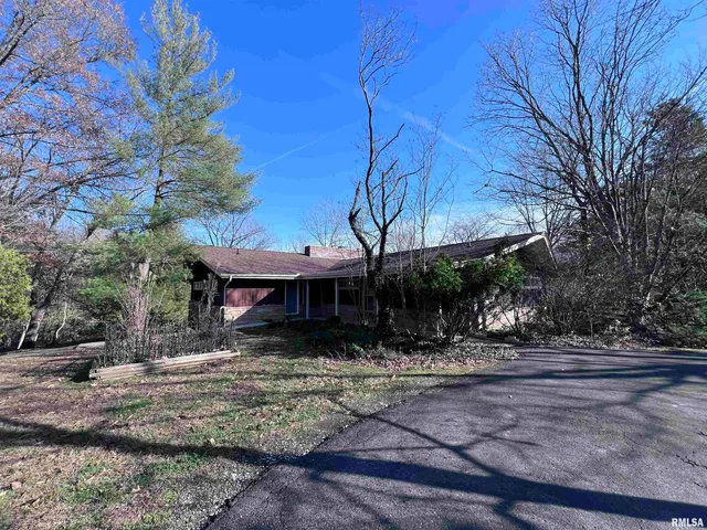 $450,000 | 88 Dakota Road, Carbondale, IL 62902