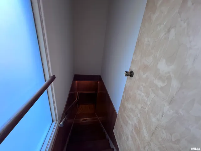 $450,000 | 88 Dakota Road, Carbondale, IL 62902