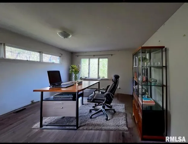 $450,000 | 88 Dakota Road, Carbondale, IL 62902