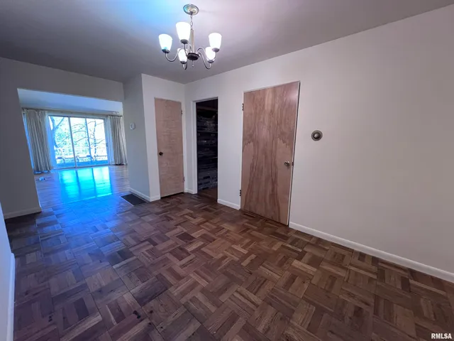 $450,000 | 88 Dakota Road, Carbondale, IL 62902