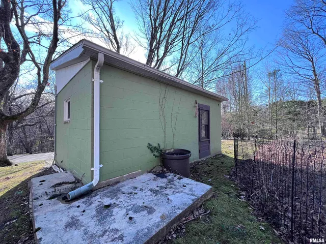 $450,000 | 88 Dakota Road, Carbondale, IL 62902