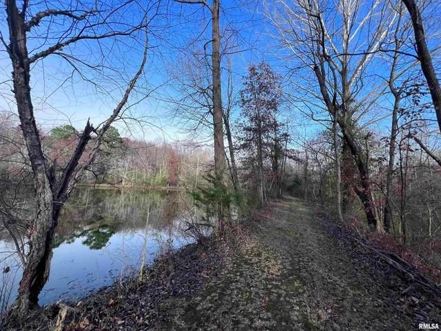 $450,000 | 88 Dakota Road, Carbondale, IL 62902