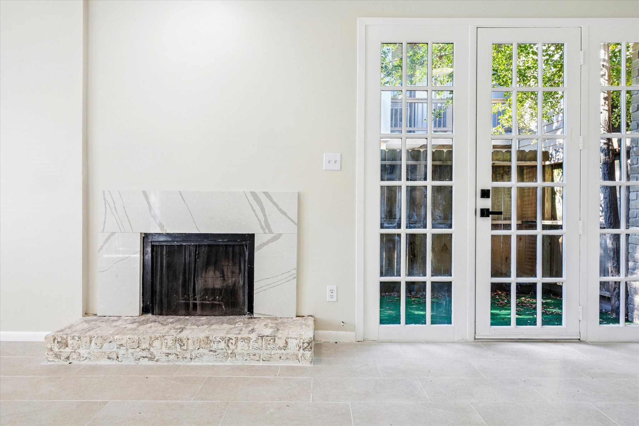 2100 Tanglewilde Street, Unit 195 Houston, TX 77063 - Photo 2 of 34 a view of a entryway of the house