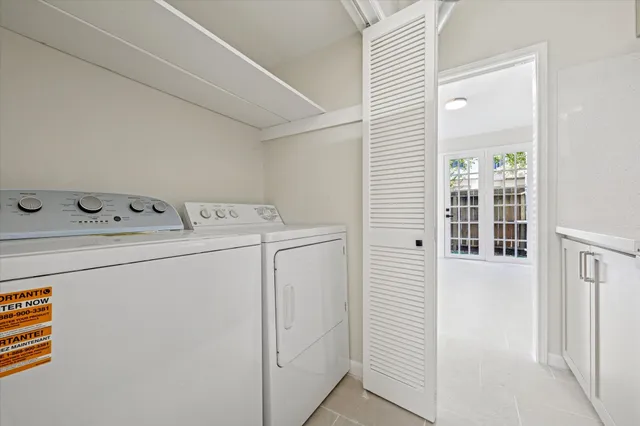 $2,100 | 2100 Tanglewilde Street, Unit 195, Houston, TX 77063