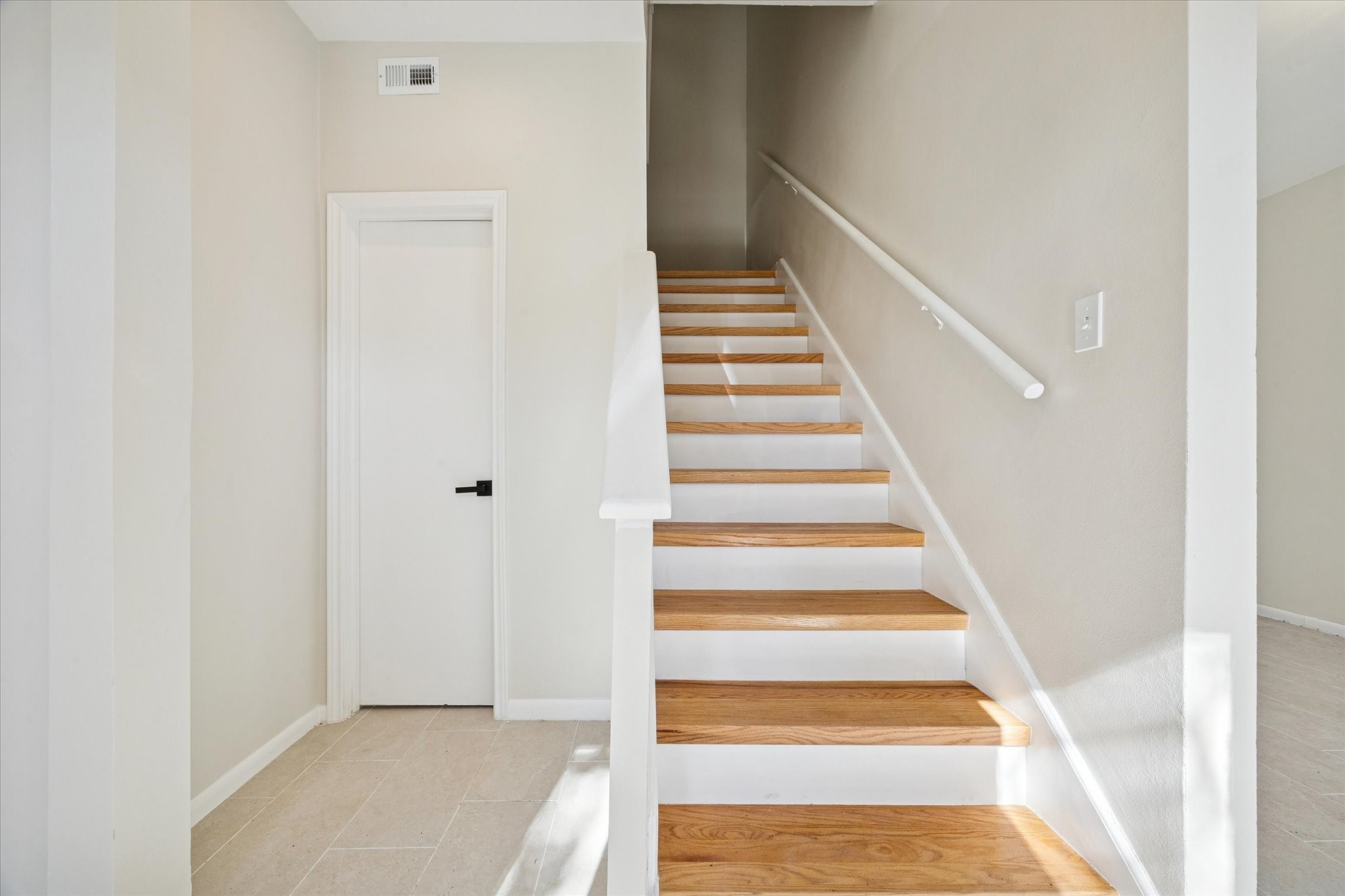 2100 Tanglewilde Street, Unit 195 Houston, TX 77063 - Photo 30 of 34