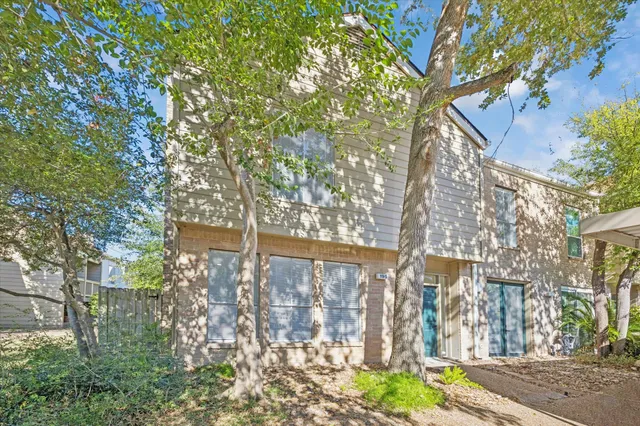 $2,100 | 2100 Tanglewilde Street, Unit 195, Houston, TX 77063
