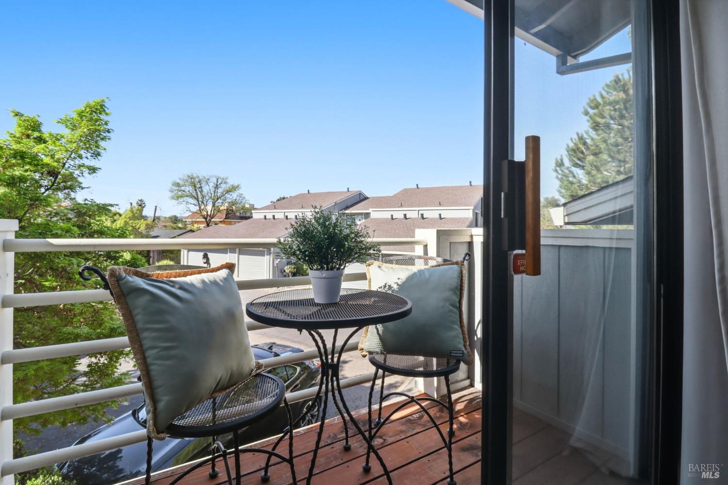 19167 Robinson Road, Unit H Sonoma, CA 95476 - Photo 17 of 32 a view of a chairs and table in the balcony