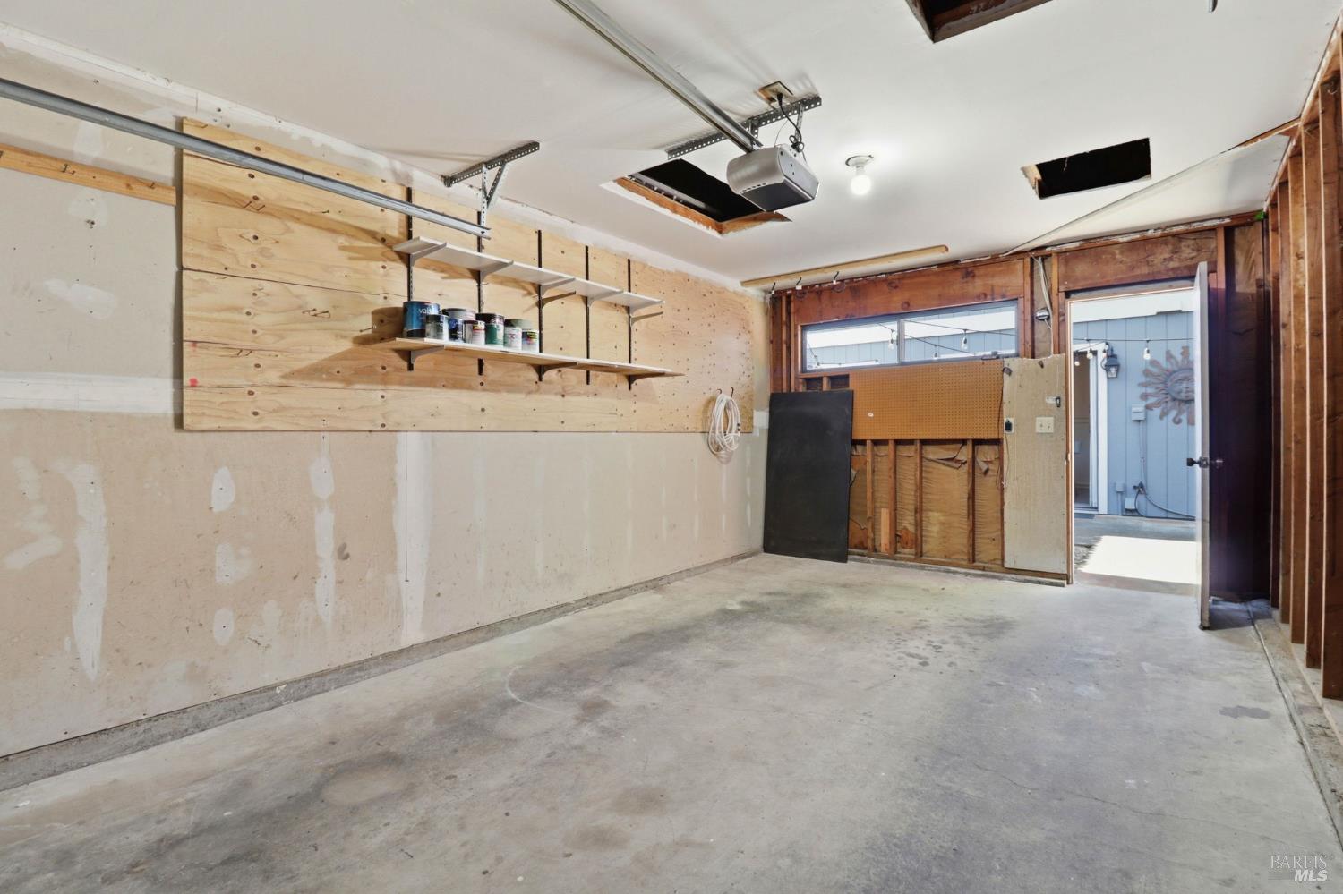 19167 Robinson Road, Unit H Sonoma, CA 95476 - Photo 32 of 32 a view of a garage