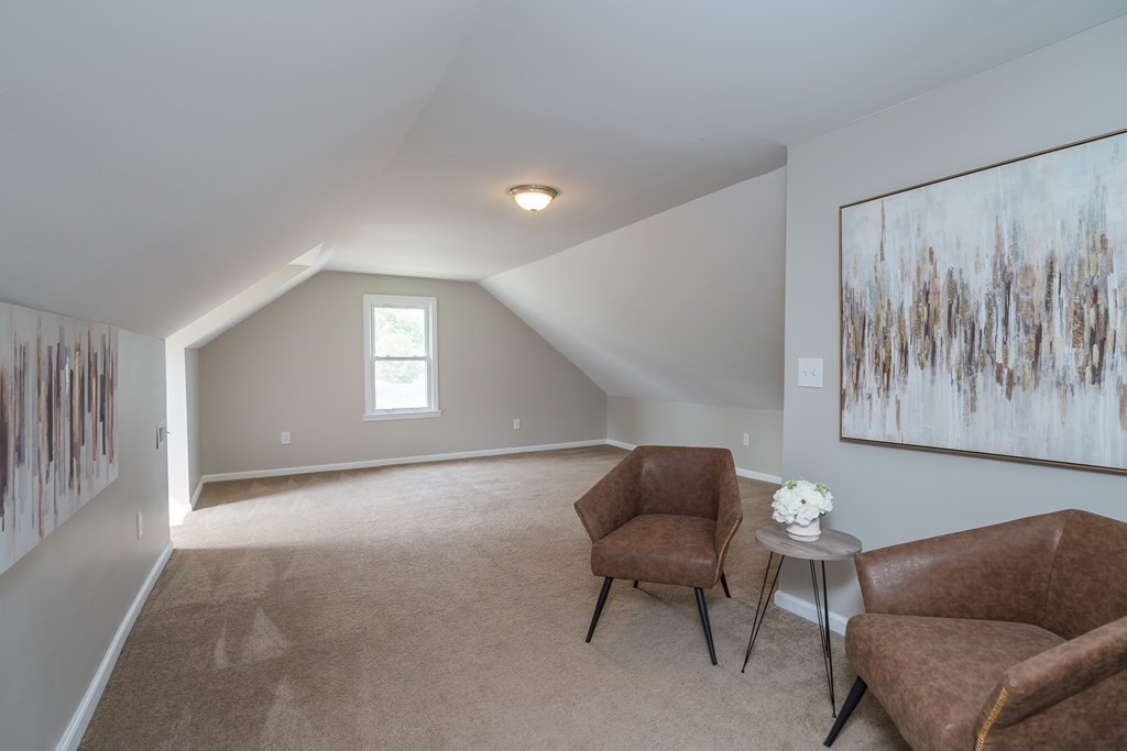 185 Pasco Road Springfield, MA 01151 - Photo 20 of 34 a living room with furniture and a window