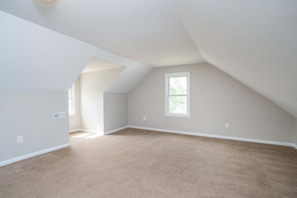 185 Pasco Road Springfield, MA 01151 - Photo 21 of 34 an empty room with windows