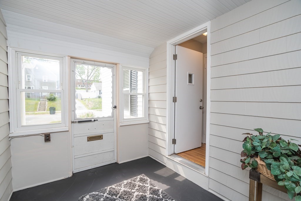 185 Pasco Road Springfield, MA 01151 - Photo 25 of 34 a room with window and a potted plant