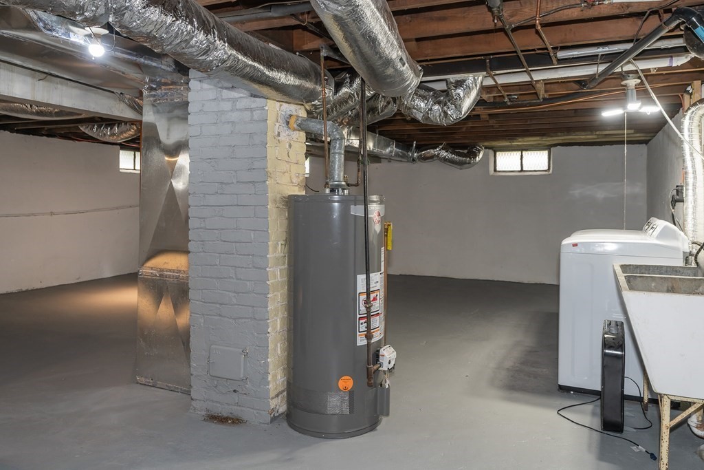 185 Pasco Road Springfield, MA 01151 - Photo 33 of 34 a view of water heater room