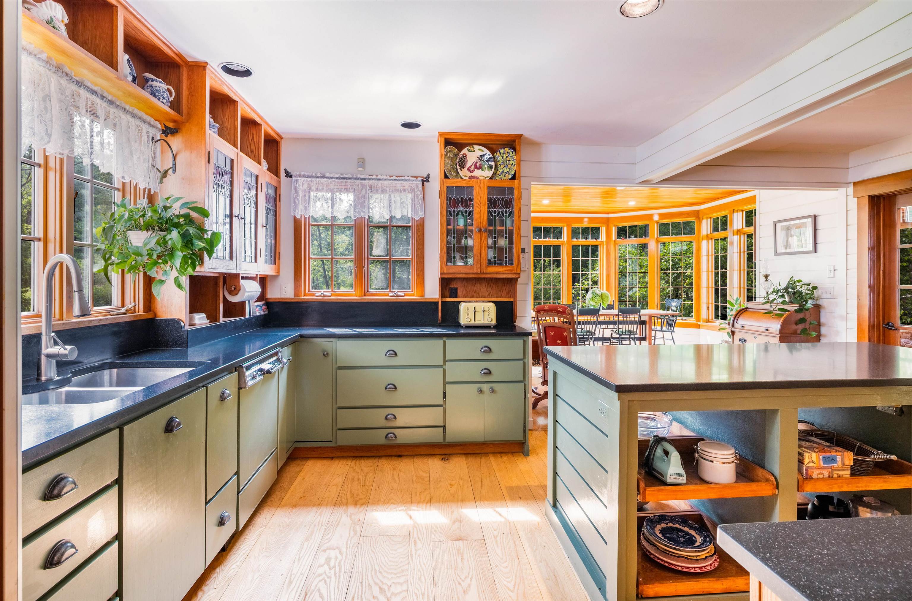 283 Higbee Road Charlotte, VT 05445 - Photo 11 of 31