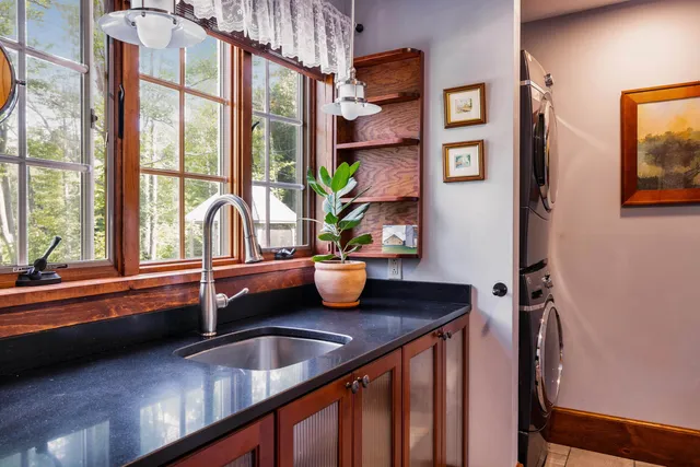 $1,625,000 | 283 Higbee Road, Charlotte, VT 05445