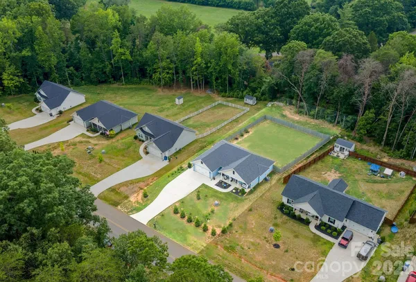 $399,900 | 1002 Westminster Drive, Statesville, NC 28677