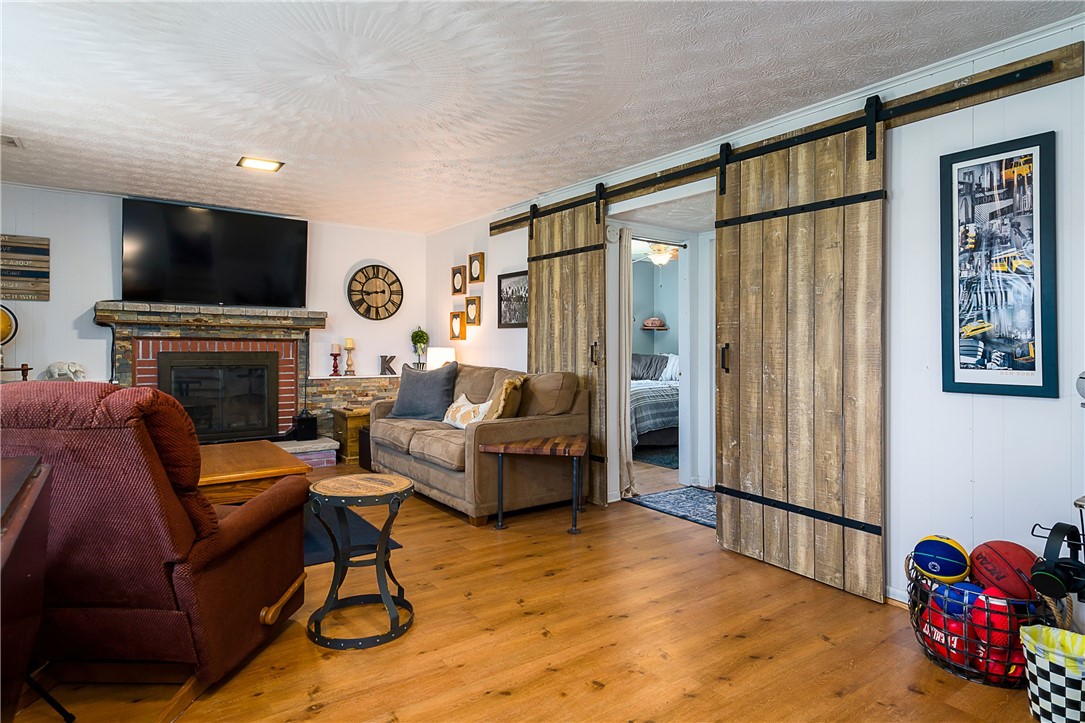 21 Saxony Road Pittsford, NY 14534 - Photo 18 of 42