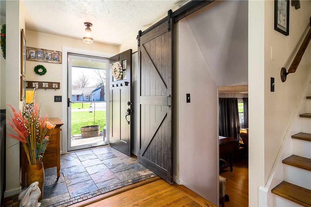 21 Saxony Road Pittsford, NY 14534 - Photo 3 of 42