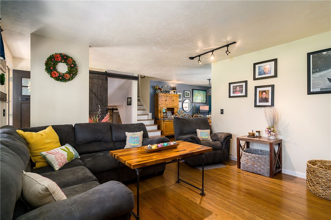 21 Saxony Road Pittsford, NY 14534 - Photo 8 of 42