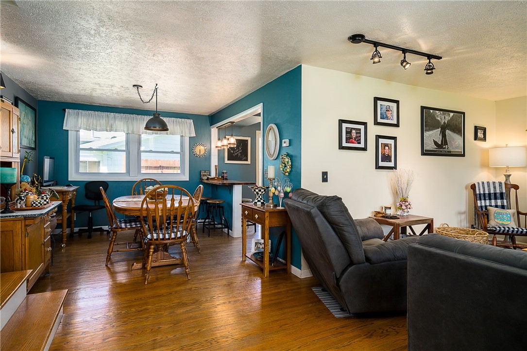 21 Saxony Road Pittsford, NY 14534 - Photo 9 of 42