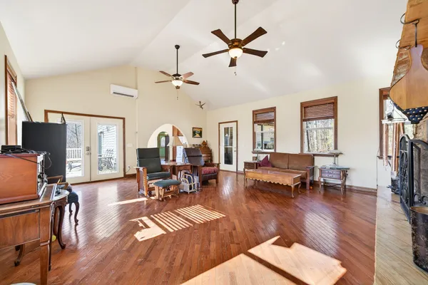 $564,929 | 2144 Street Pl Loop, Monterey, TN 38574