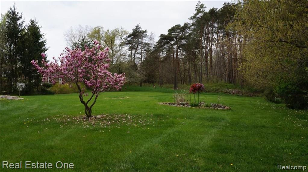 60649 Mt Vernon Road Rochester, MI 48306 - Photo 28 of 31