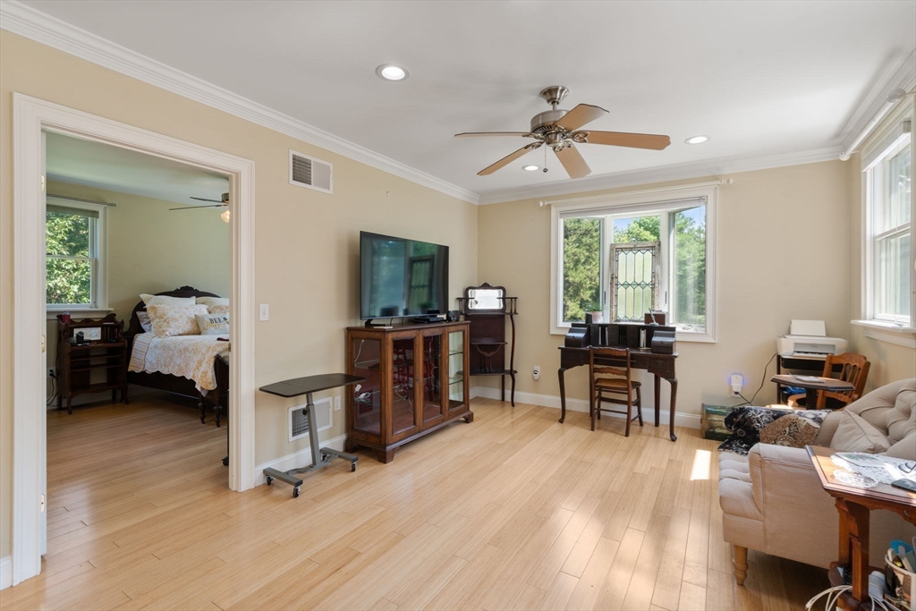 217 Charge Pond Road Wareham, MA 02571 - Photo 12 of 25 Gallery Image 12