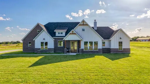 $724,990 | 3171 Pear Orchard Road, Granbury, TX 76048