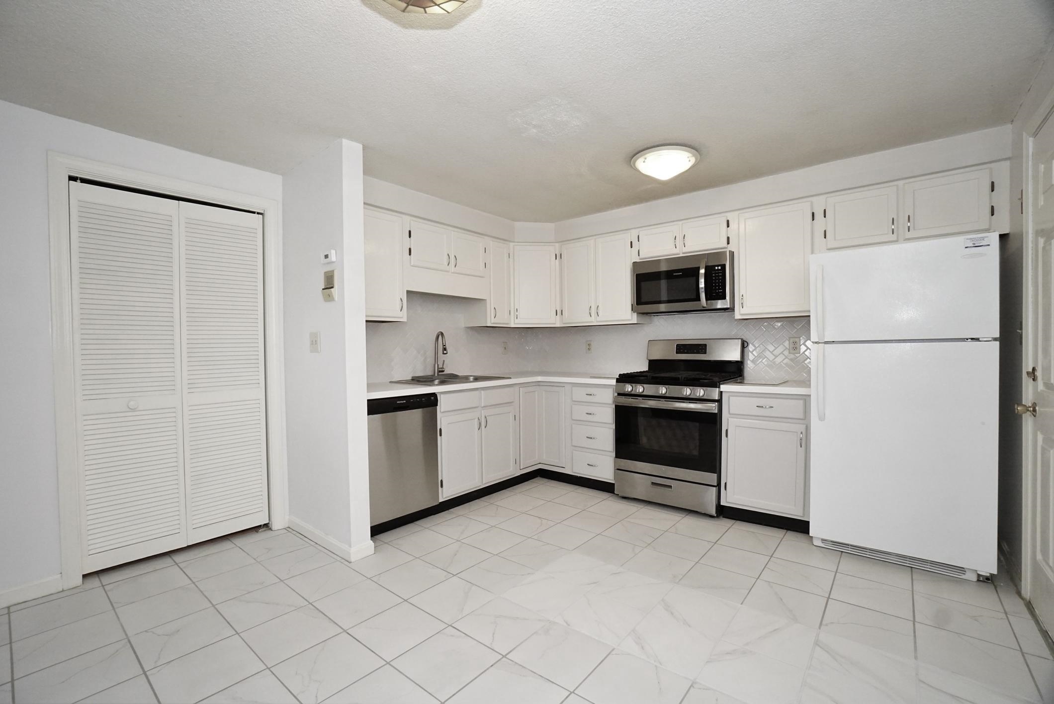 50 Brookside Drive, Unit G5 Exeter, NH 03833 - Photo 3 of 46