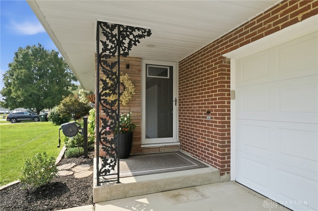 1068 Whitestone Road Xenia, OH 45385 - Photo 8 of 60 Gallery Image 8