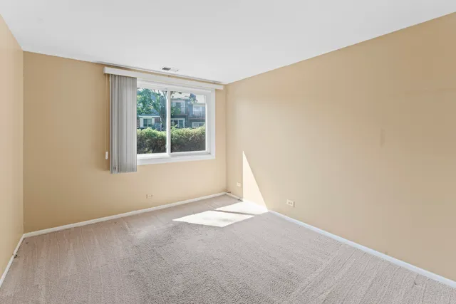 $255,000 | 440 Raintree Court, Unit 1M, Glen Ellyn, IL 60137