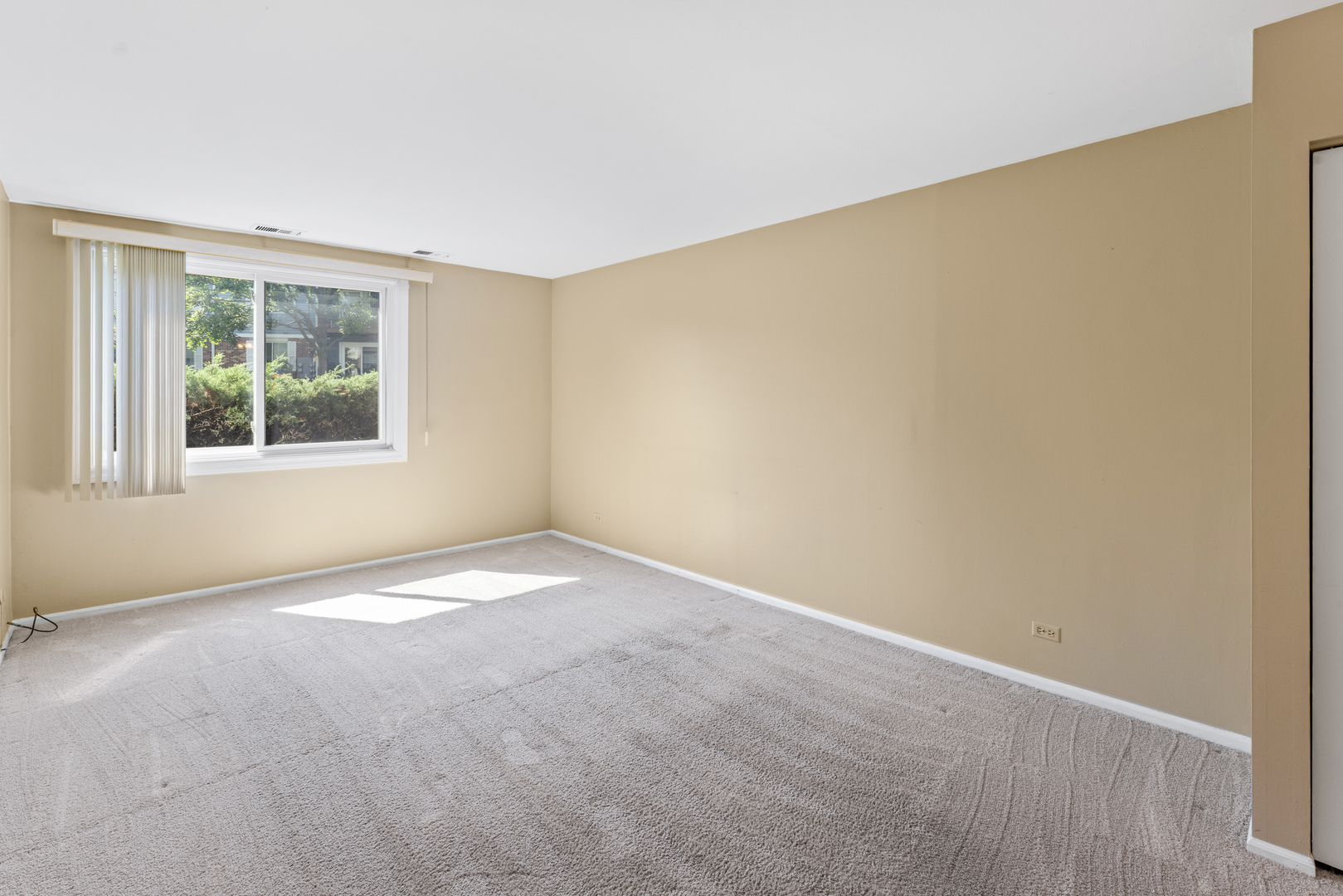 440 Raintree Court, Unit 1M Glen Ellyn, IL 60137 - Photo 16 of 35