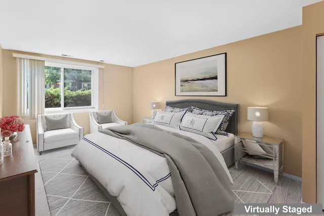 $255,000 | 440 Raintree Court, Unit 1M, Glen Ellyn, IL 60137