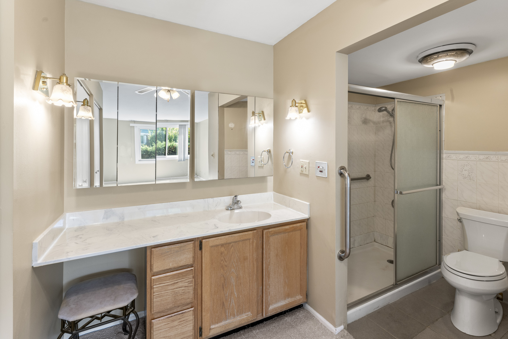 440 Raintree Court, Unit 1M Glen Ellyn, IL 60137 - Photo 19 of 35