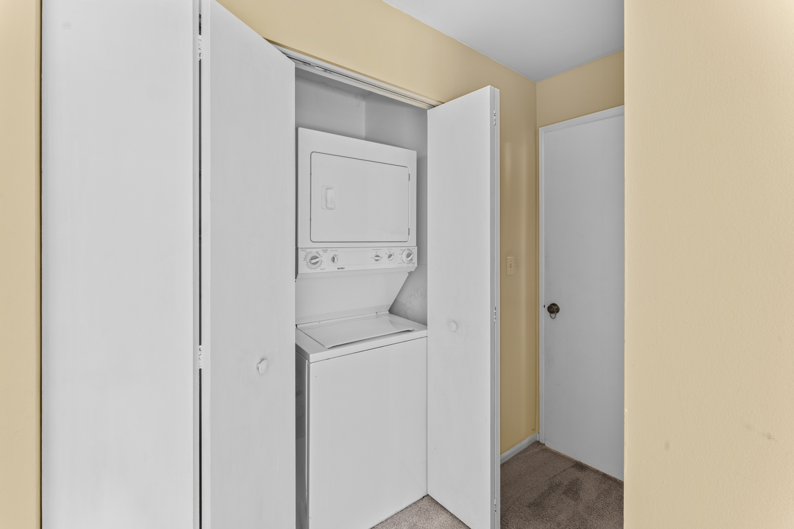 440 Raintree Court, Unit 1M Glen Ellyn, IL 60137 - Photo 20 of 35