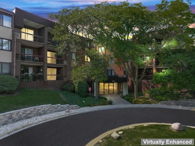 $255,000 | 440 Raintree Court, Unit 1M, Glen Ellyn, IL 60137