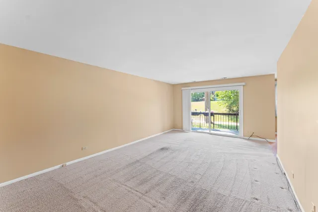 $255,000 | 440 Raintree Court, Unit 1M, Glen Ellyn, IL 60137