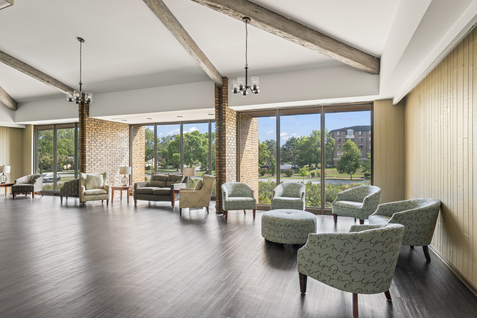 440 Raintree Court, Unit 1M Glen Ellyn, IL 60137 - Photo 32 of 35