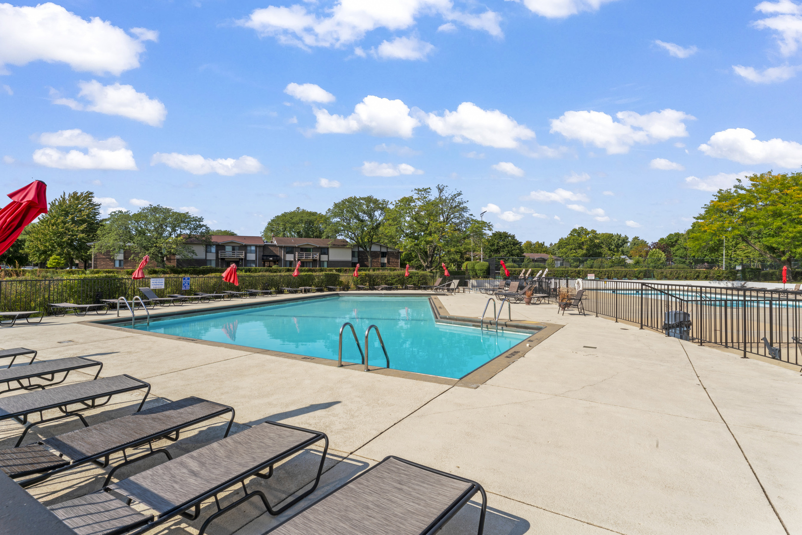 440 Raintree Court, Unit 1M Glen Ellyn, IL 60137 - Photo 34 of 35